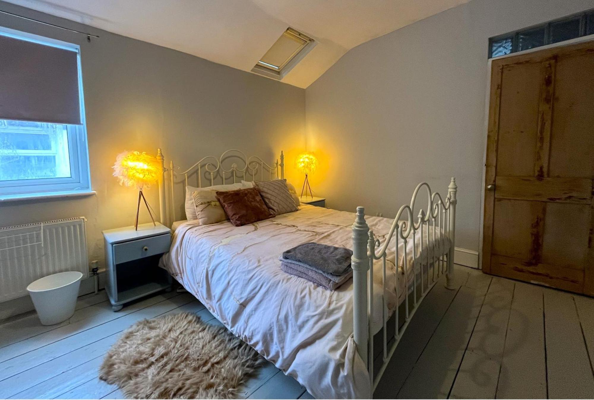 Charming Cottage Retreat With Garden - Sleeps 12 بريستول المظهر الخارجي الصورة