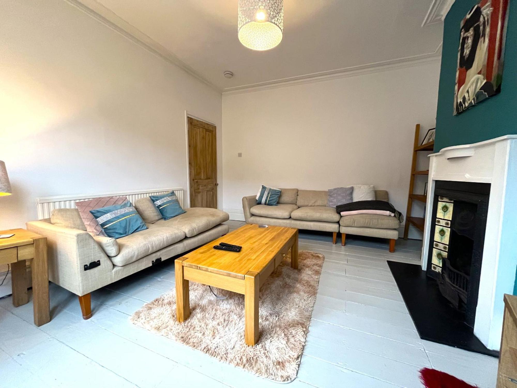 Charming Cottage Retreat With Garden - Sleeps 12 بريستول المظهر الخارجي الصورة